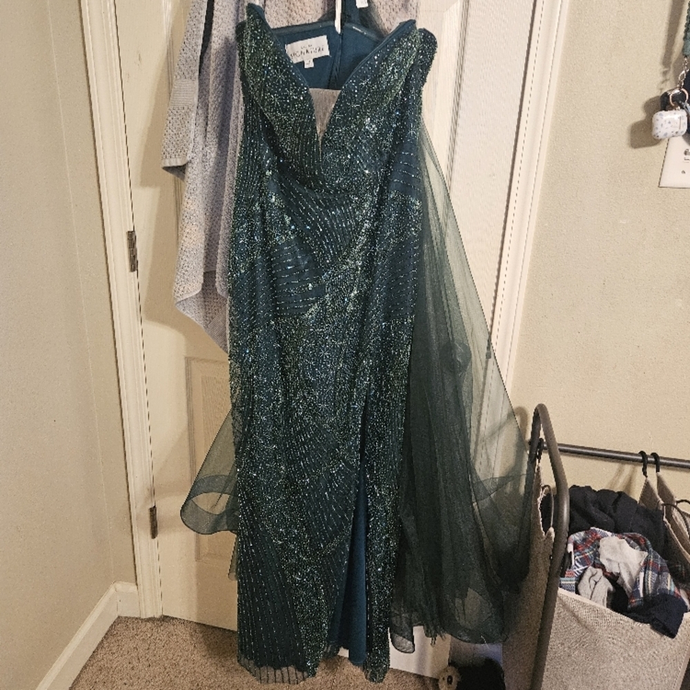 Elegant Green Strapless Gown